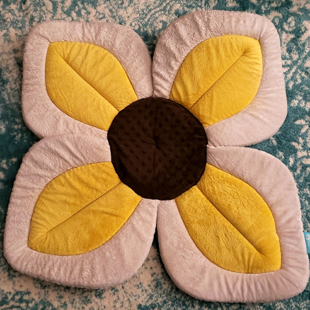 Baby bath lotus flower